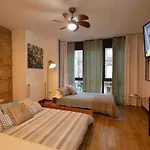 B Estudio Junto A La Estacion Parking Gratis Διαμέρισμα *