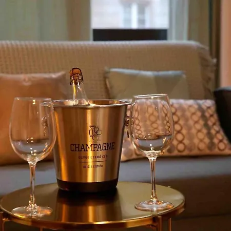 B Estudio Junto A La Estación Parking Gratis Apartamento *